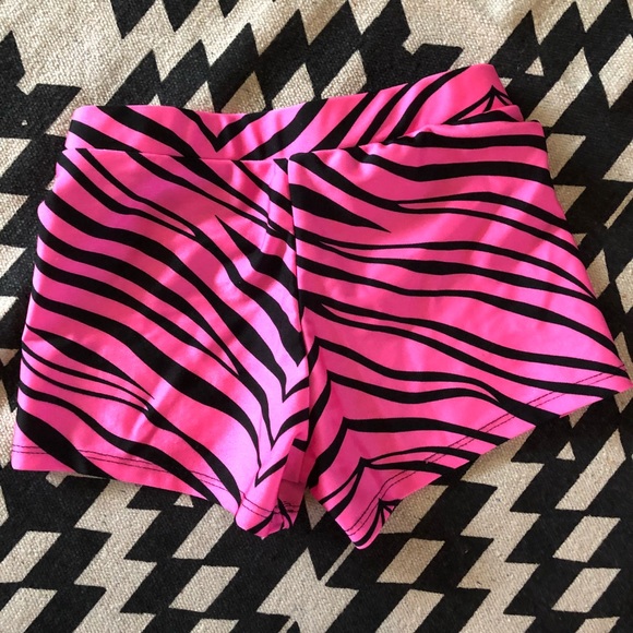 Girls pink zebra striped dance shorts - Picture 2 of 4